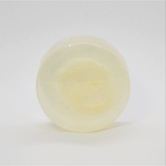 🏖 Coconut Scented Loofah Bar Soap  - Picture 1 of 4
